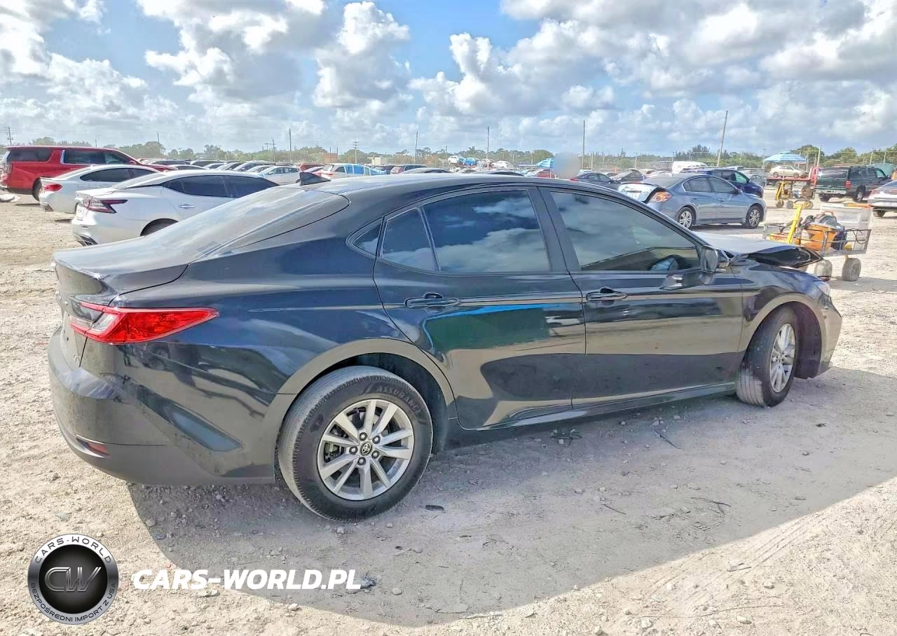 2025 Toyota Camry Le VIN:4T1DAACK9SU147037 - 3