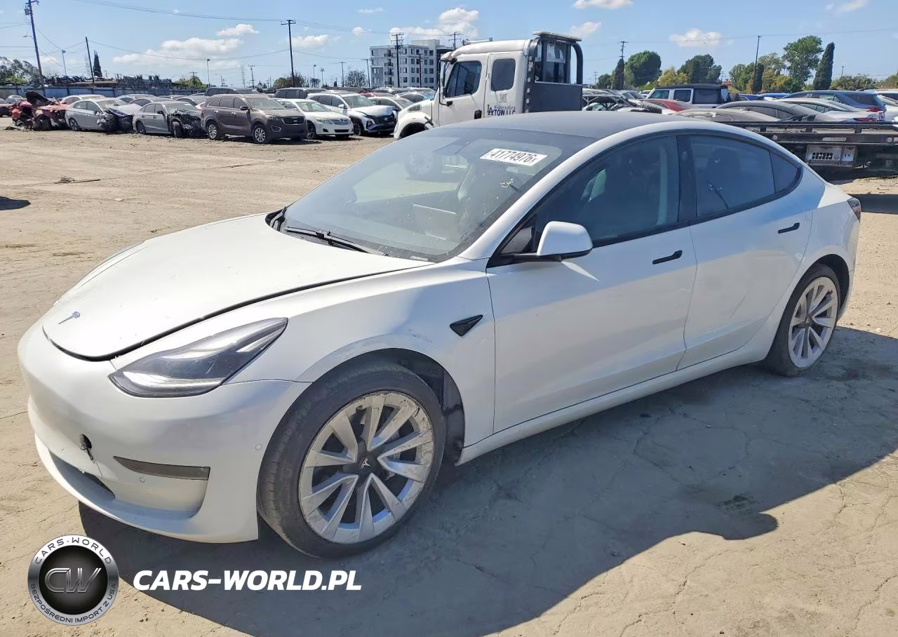2021 Tesla Model 3 – zdjęcie 1 z 12