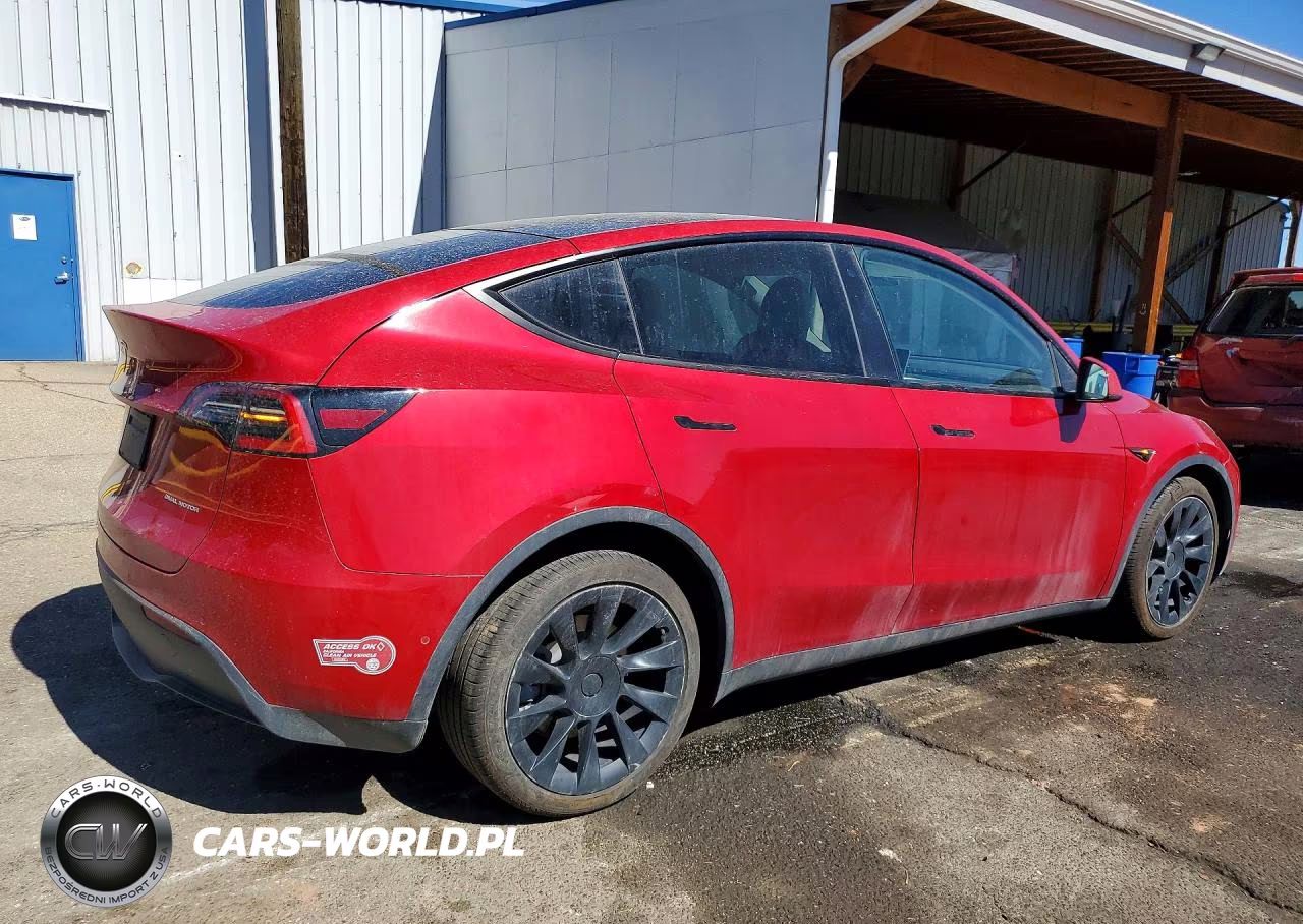 2020 Tesla Model Y VIN:5YJYGDEE9LF051576 - 3