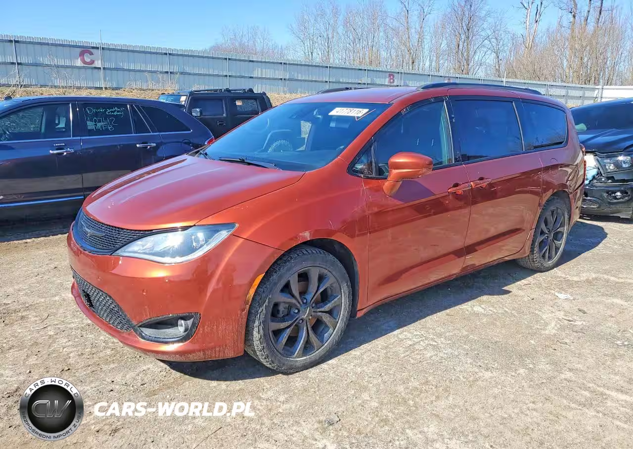 2018 Chrysler Pacifica Touring L Plus