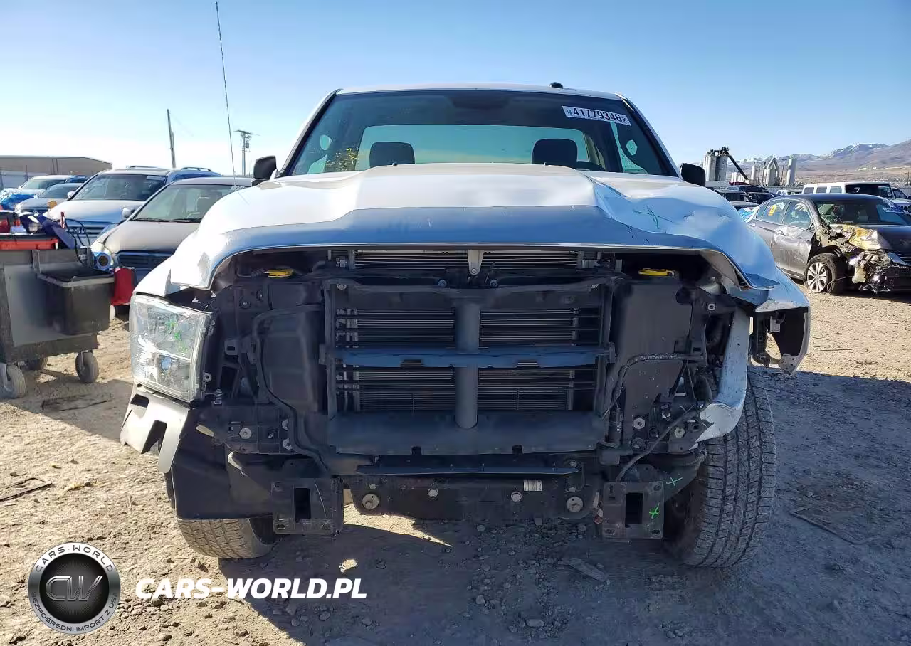 2021 Ram 1500 Classic Tradesman VIN:3C6JR6AG3MG647378 - 5