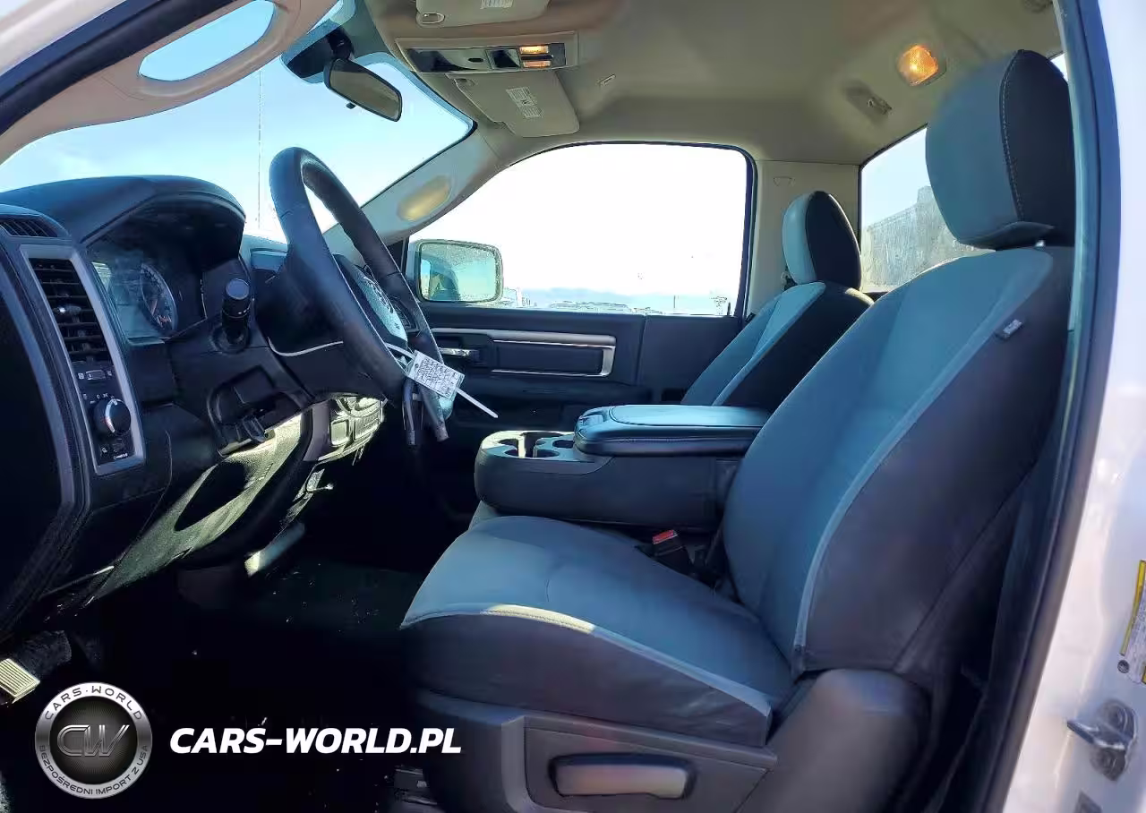 2021 Ram 1500 Classic Tradesman VIN:3C6JR6AG3MG647378 - 7