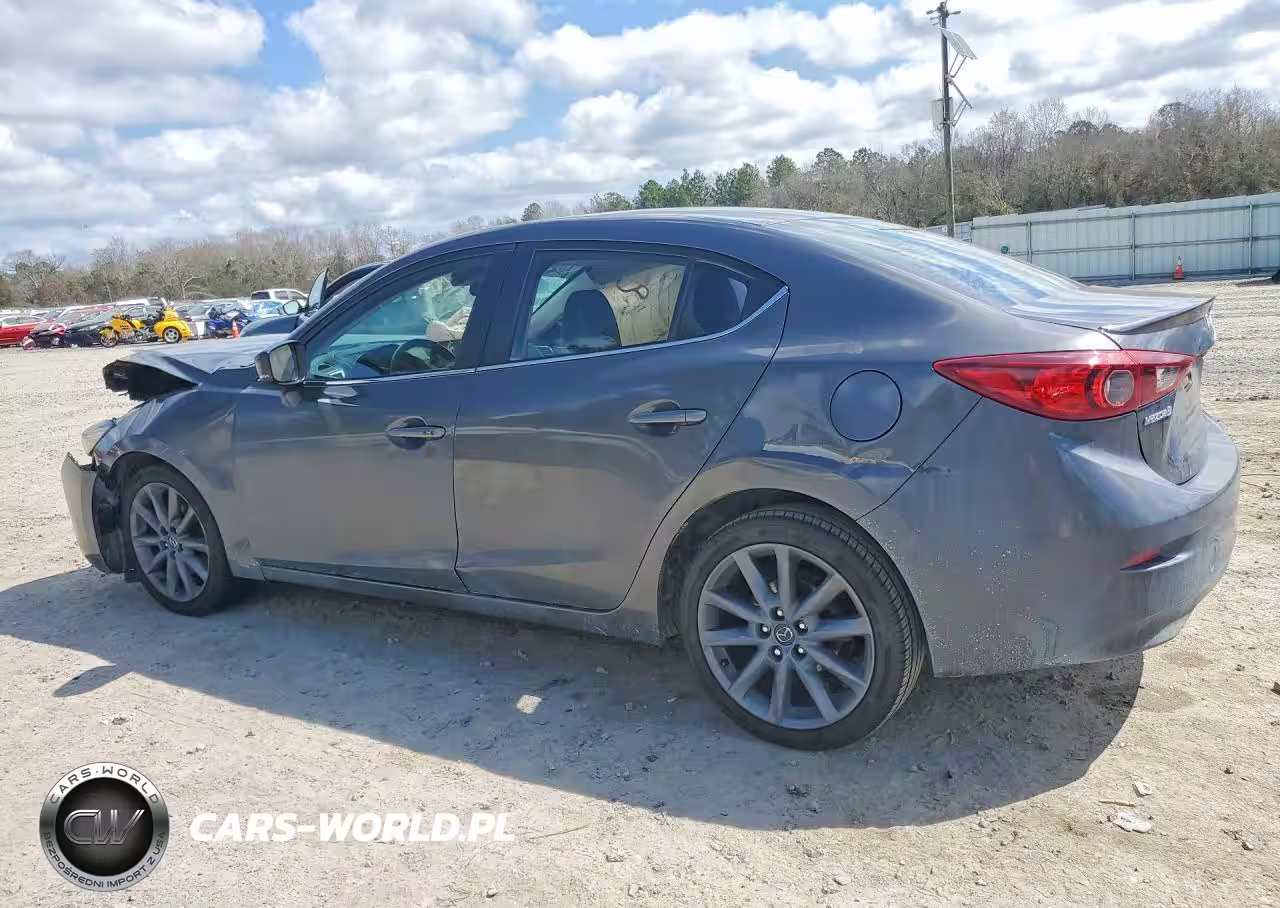 2018 Mazda 3 Touring VIN:3MZBN1V39JM230568 - 2