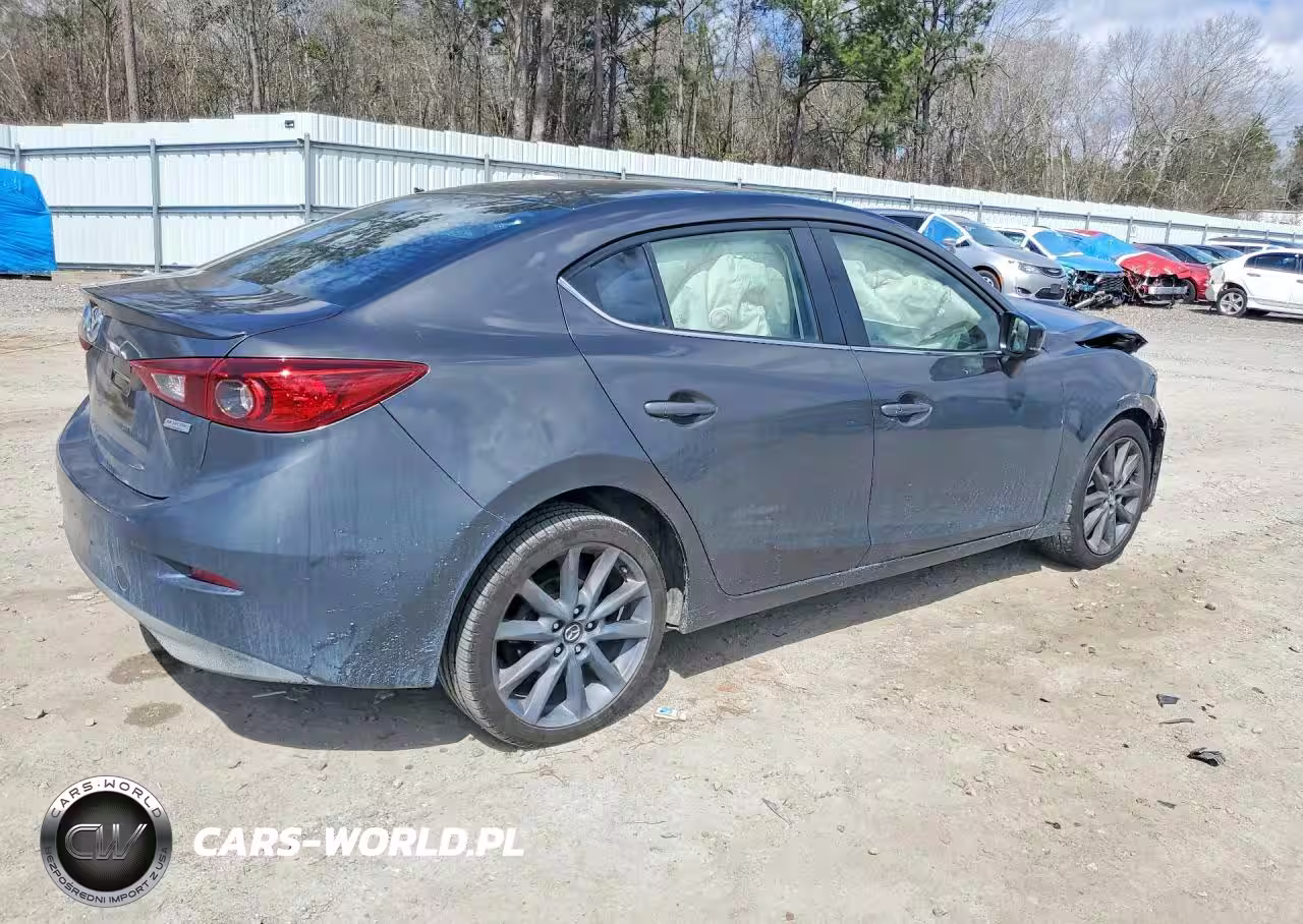 2018 Mazda 3 Touring VIN:3MZBN1V39JM230568 - 3