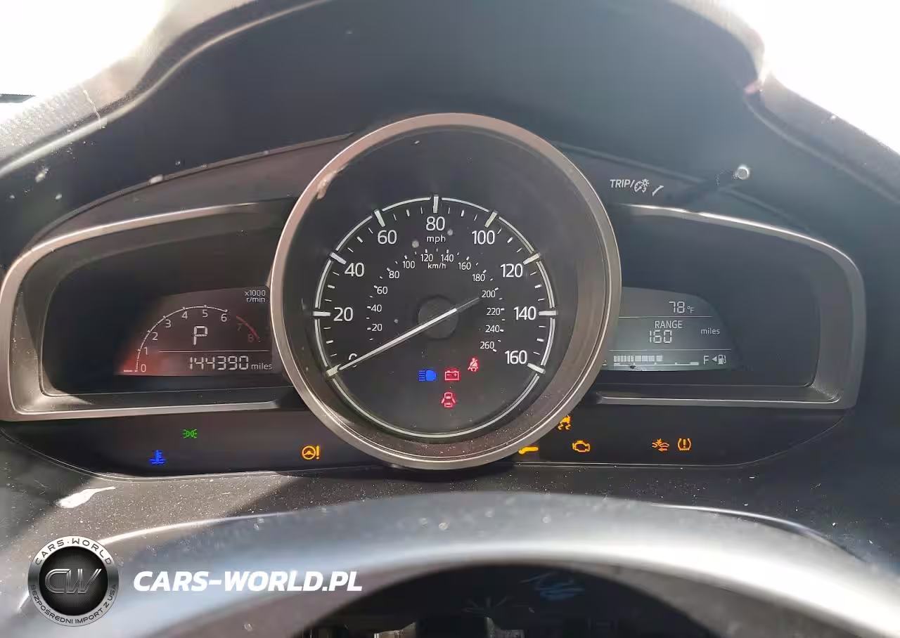 2018 Mazda 3 Touring VIN:3MZBN1V39JM230568 - 9