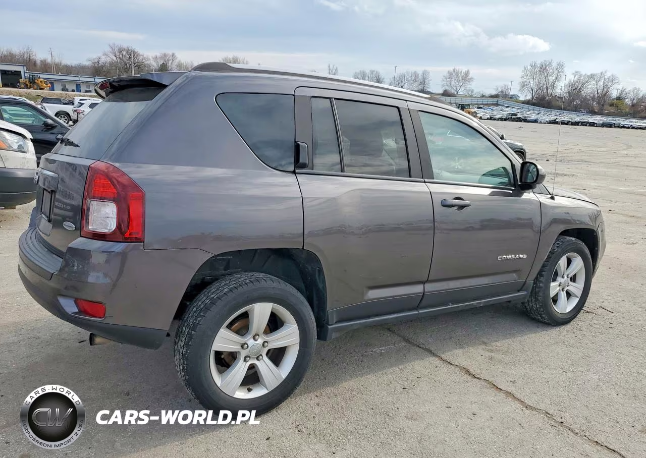 2016 Jeep Compass Latitude VIN:1C4NJDEB1GD718941 - 3