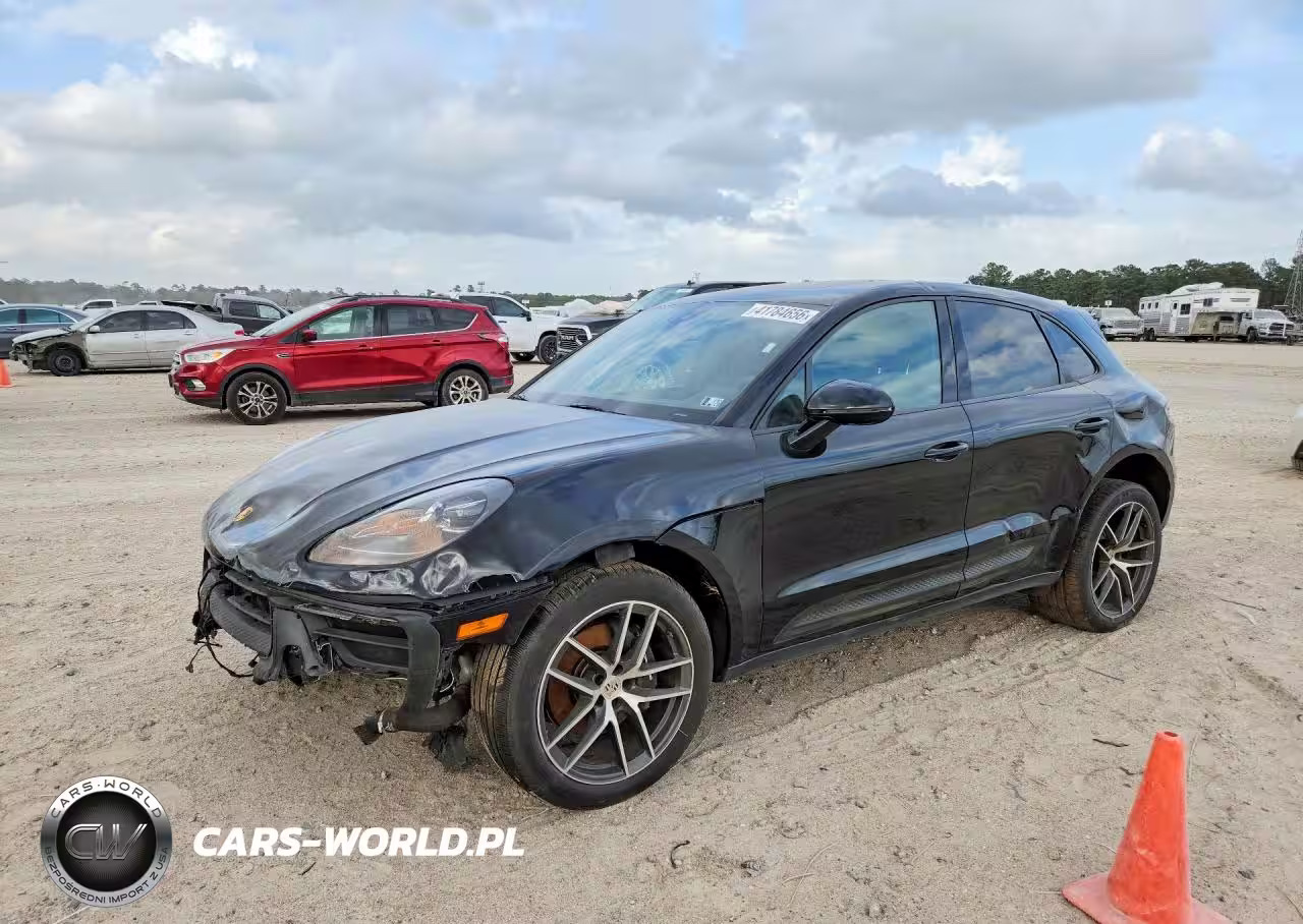 2025 Porsche Macan Base