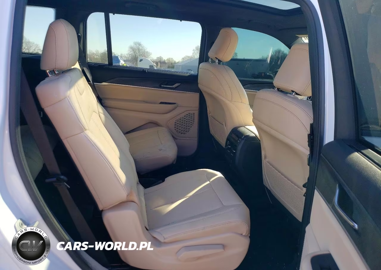 2025 Jeep Grand Cherokee L Limited VIN:1C4RJKBG2S8722343 - 11