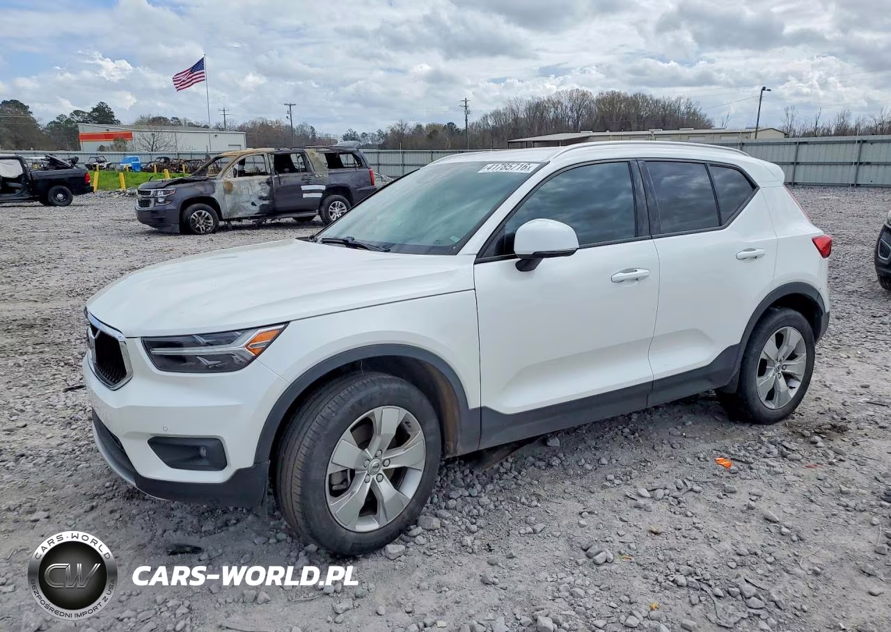 2022 Volvo Xc40 T5 Momentum