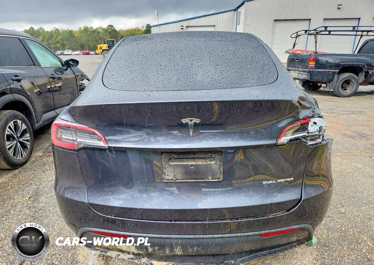 2025 Tesla Model Y VIN:7SAYGDEE3SA361432 - 6