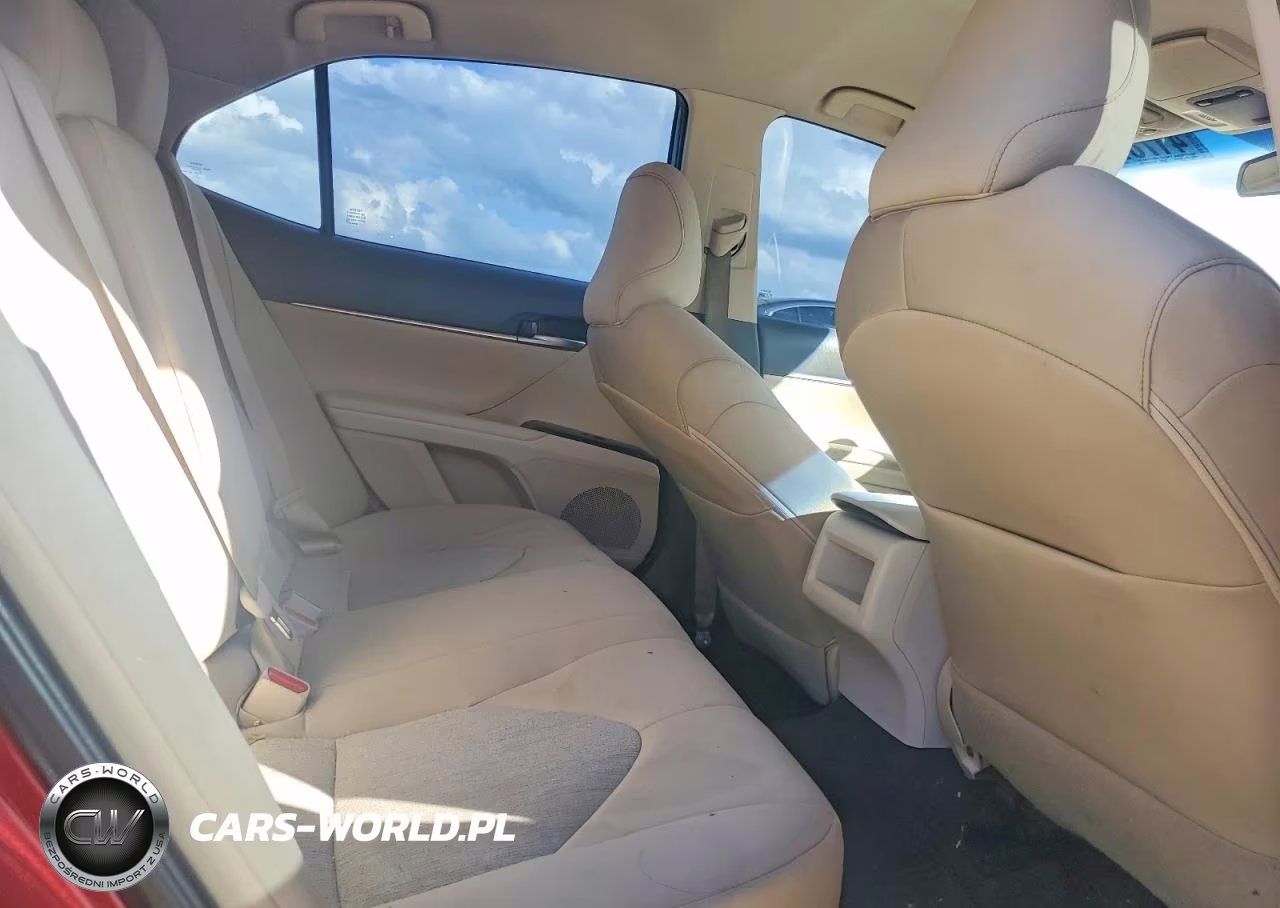 2018 Toyota Camry VIN:4T1B11HK2JU535550 - 10