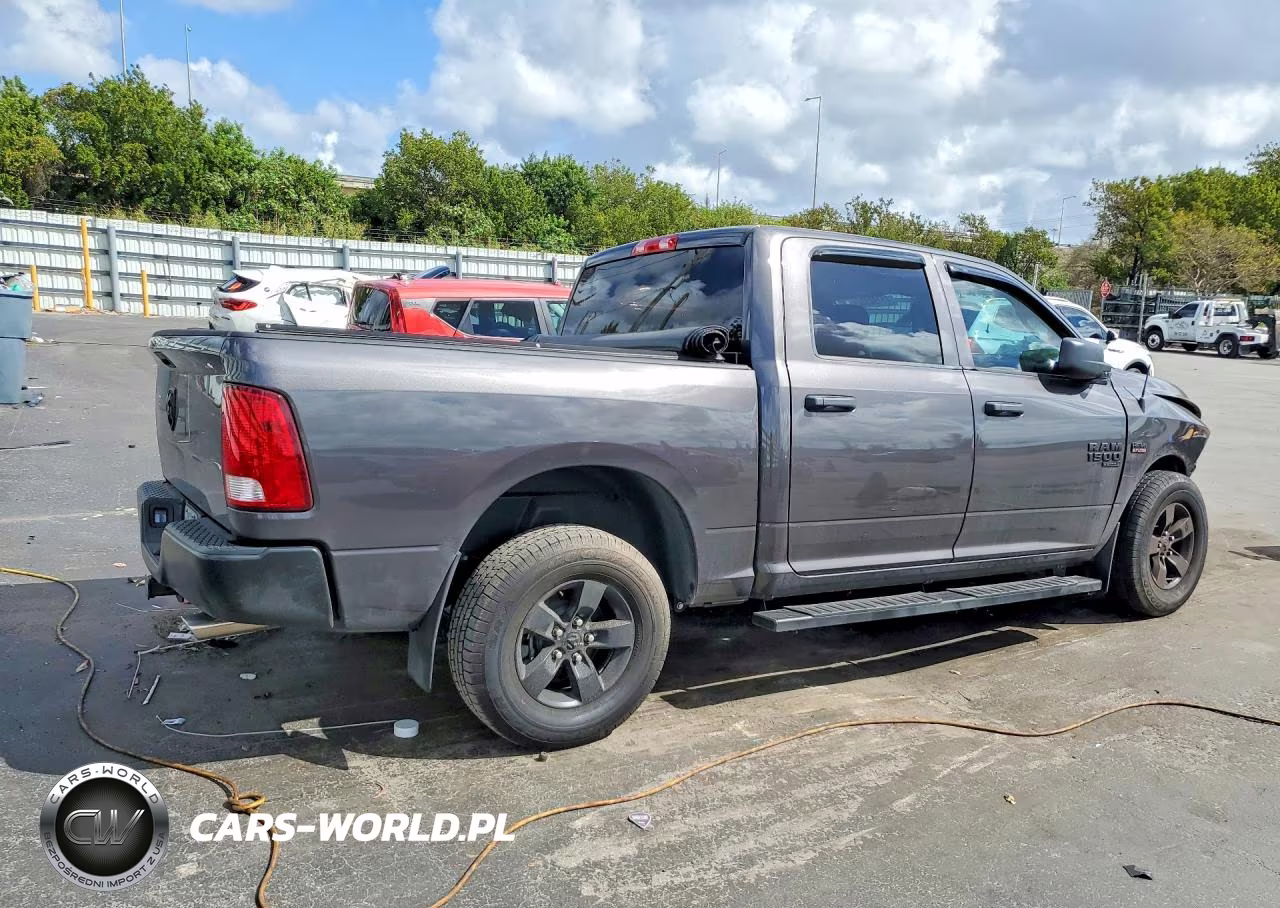2023 Ram 1500 Classic Tradesman VIN:3C6RR6KT7PG562823 - 3