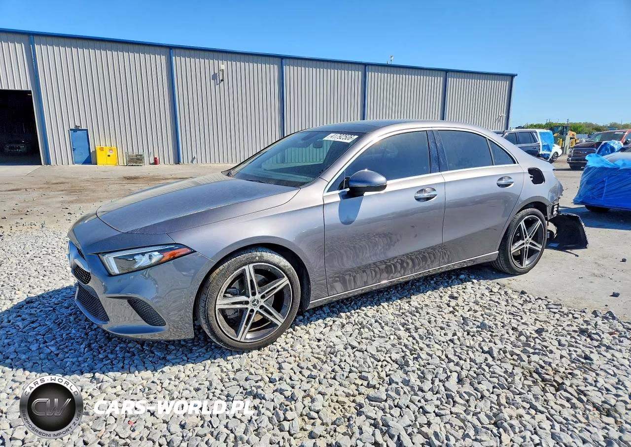 2022 Mercedes-Benz A 220