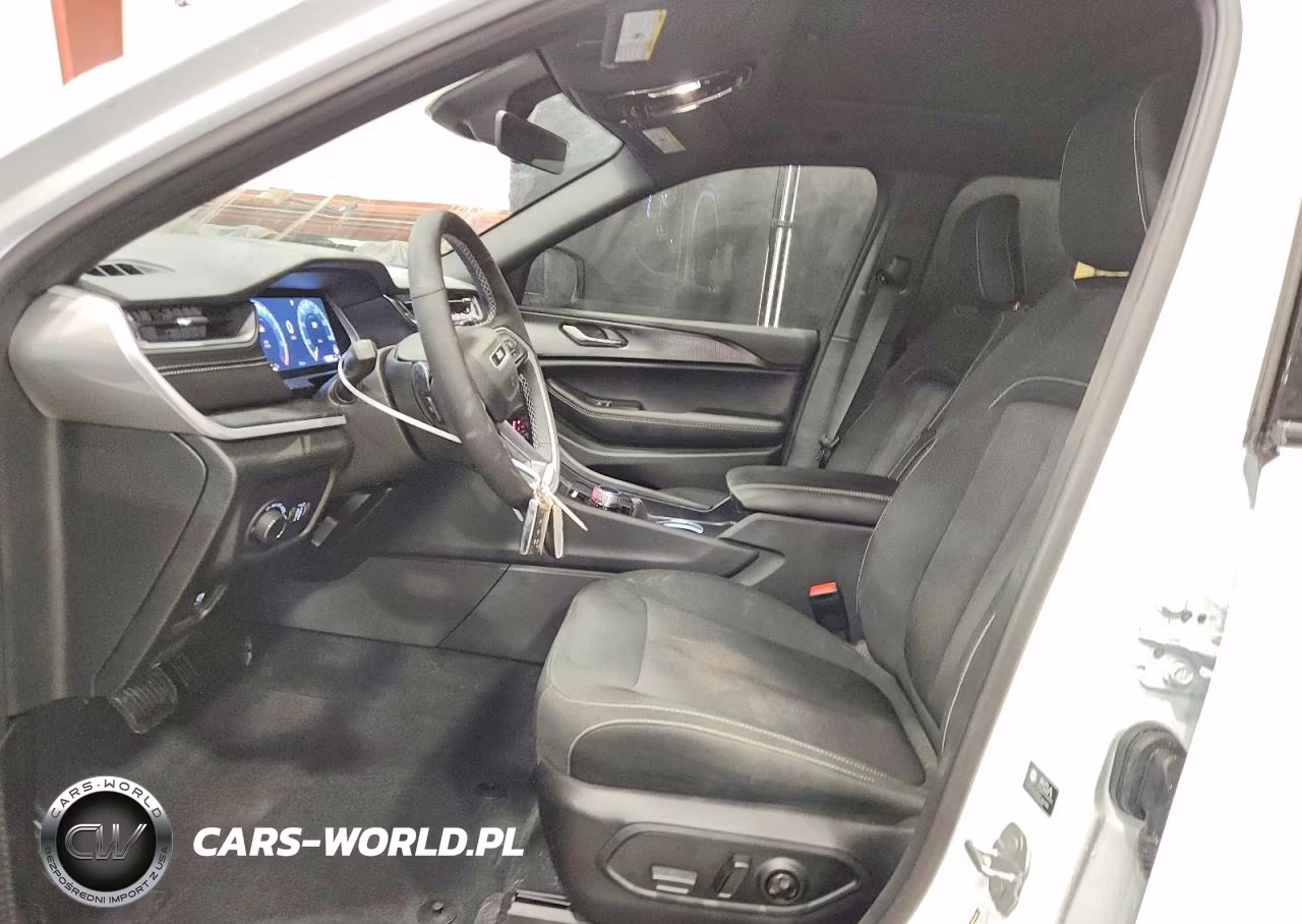 2025 Jeep Grand Cherokee Laredo VIN:1C4RJHAG6SC311495 - 7