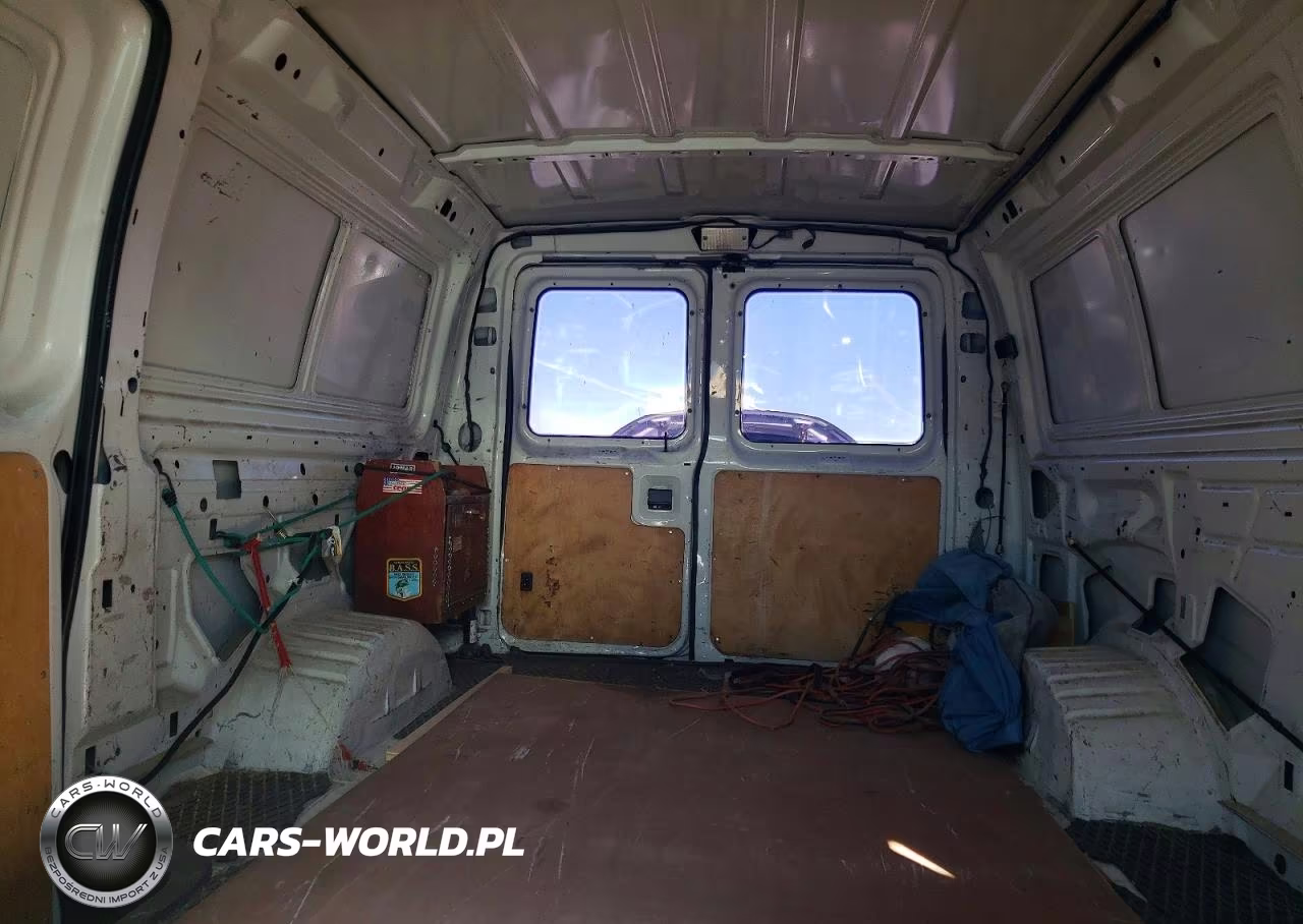 2005 Ford E150 Delivery Van VIN:1FTRE14W65HB31083 - 10