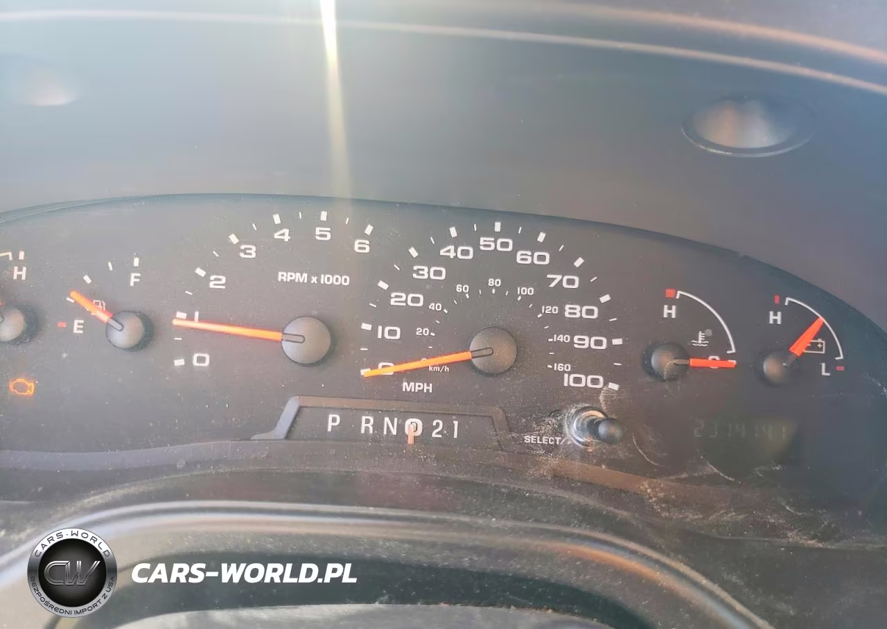 2005 Ford E150 Delivery Van VIN:1FTRE14W65HB31083 - 9