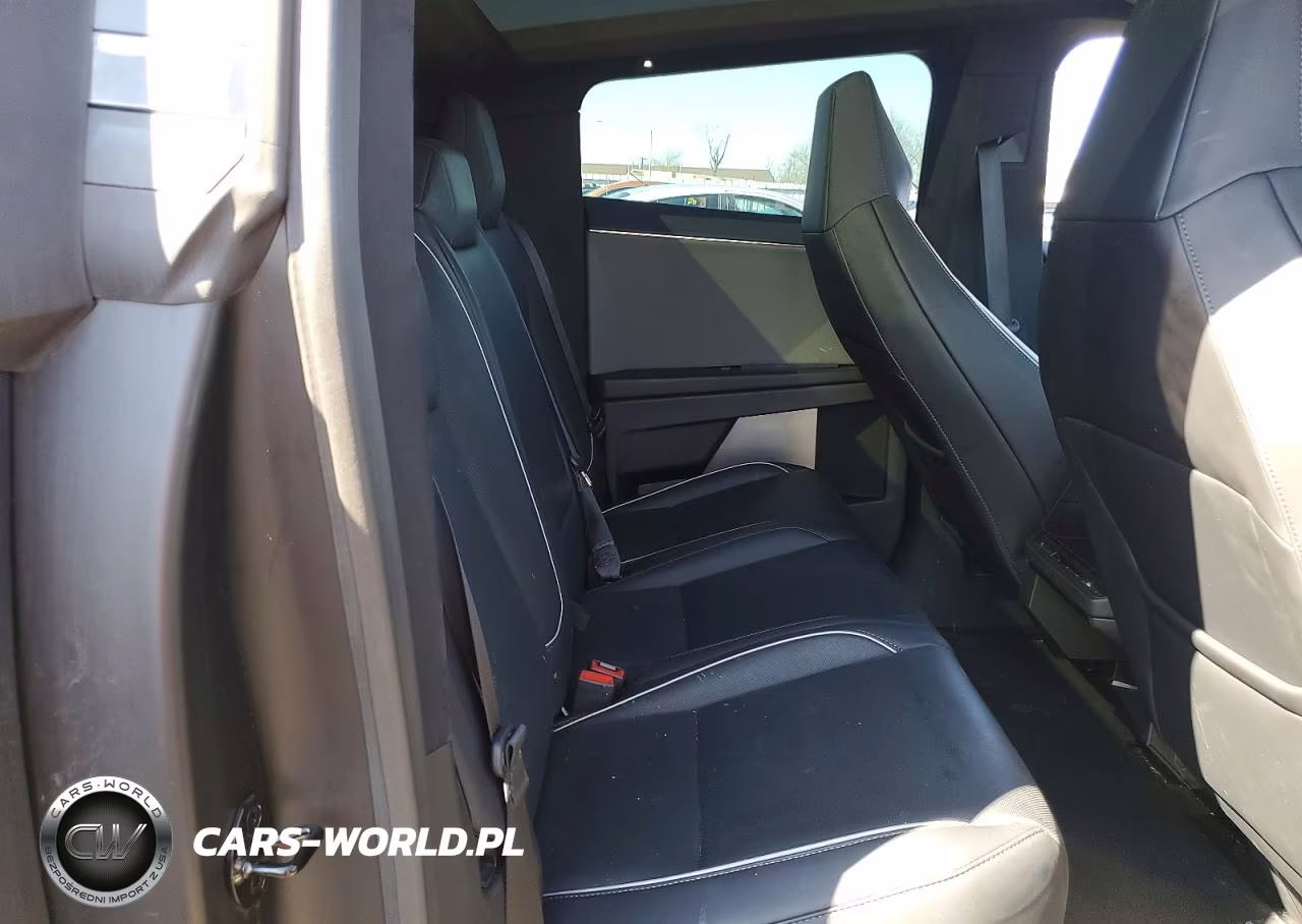 2025 Tesla Cybertruck VIN:7G2CEHED7SA074507 - 11