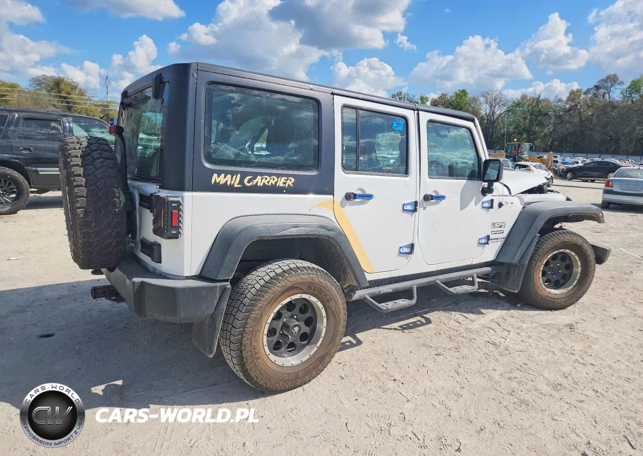 2014 Jeep Wrangler Unlimited Sport VIN:1C4BJWKG7EL199895 - 3