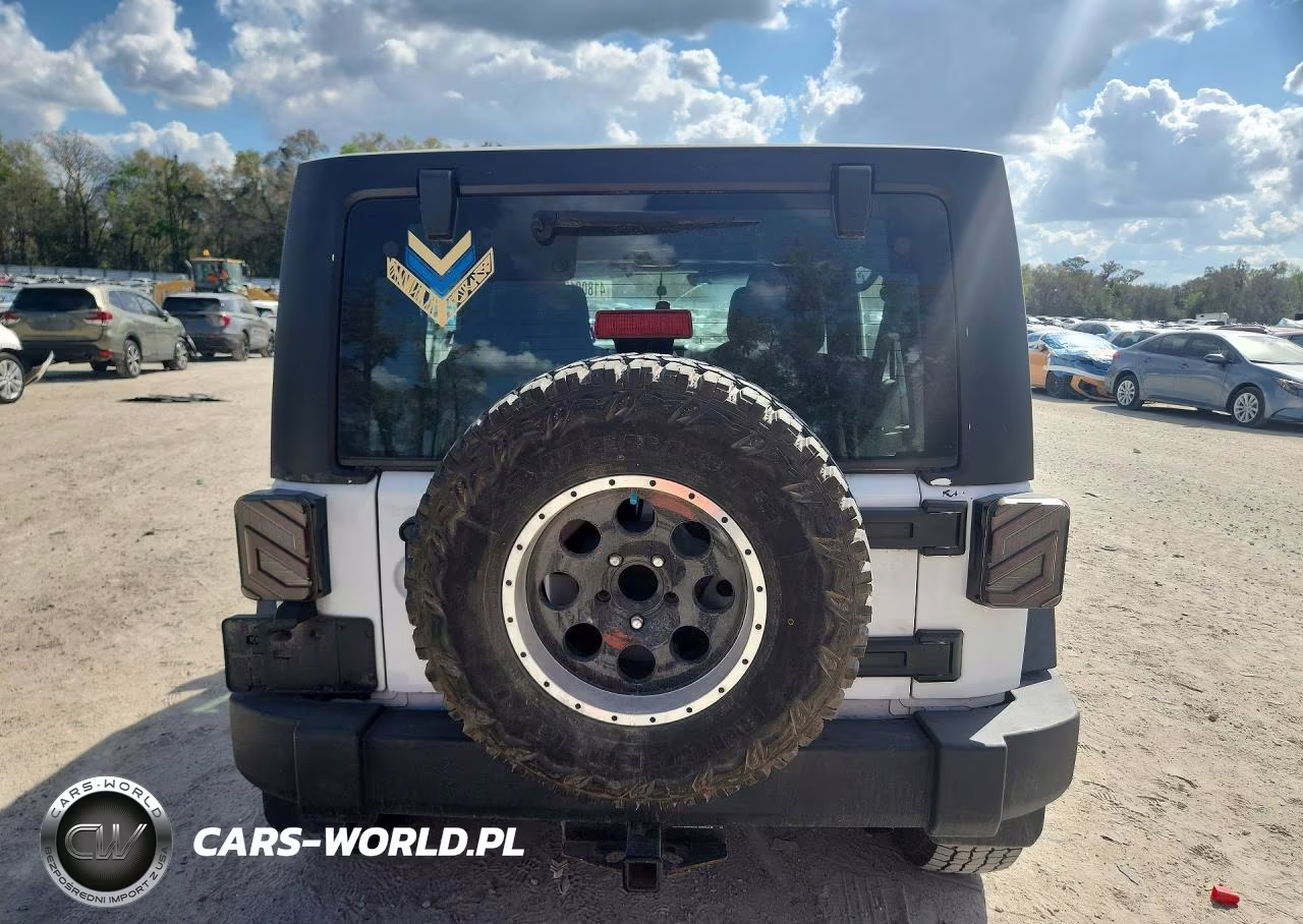 2014 Jeep Wrangler Unlimited Sport VIN:1C4BJWKG7EL199895 - 6