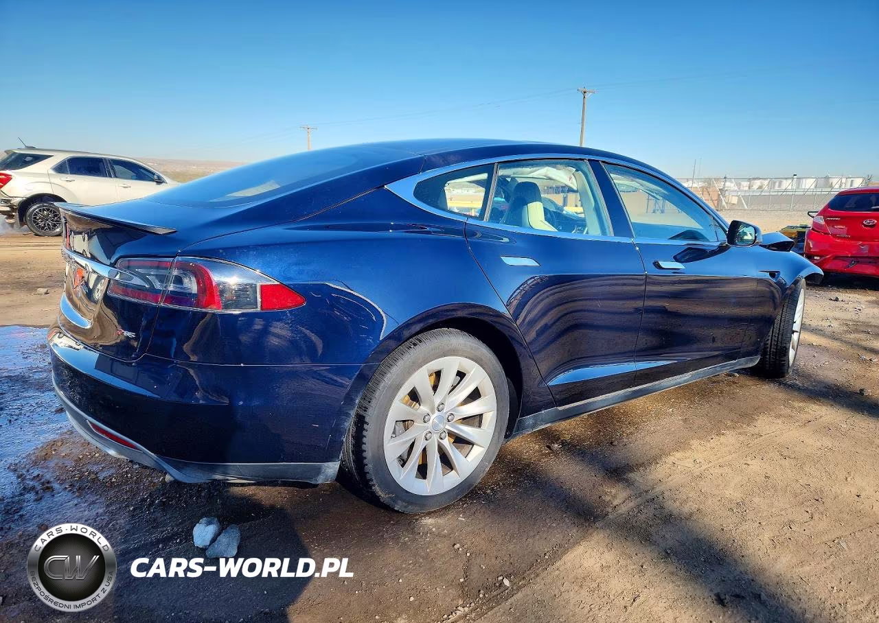 2013 Tesla Model S VIN:5YJSA1DP0DFP06878 - 3