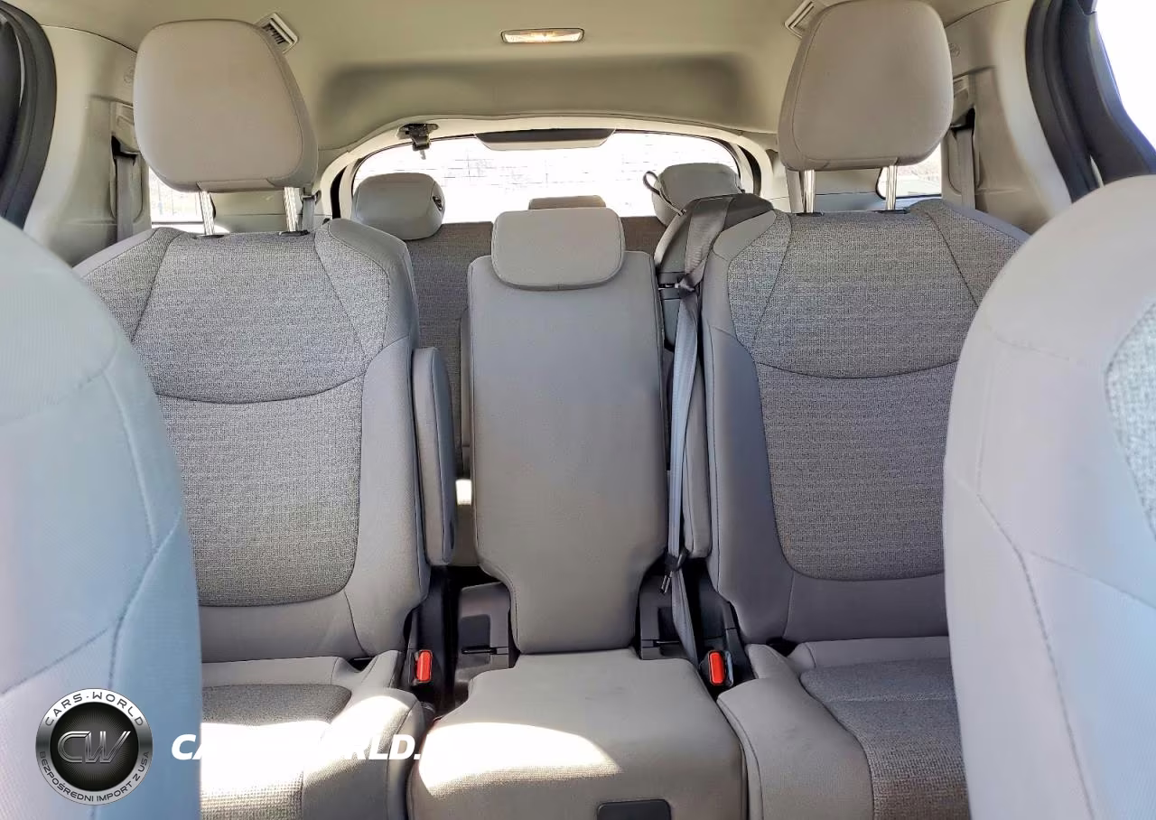 2023 Toyota Sienna Le 8-Passenger VIN:5TDKRKEC8PS163984 - 10