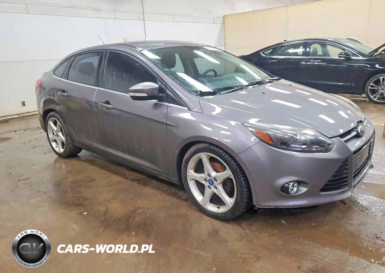 2012 Ford Focus Titanium VIN:1FAHP3J24CL194671 - 4