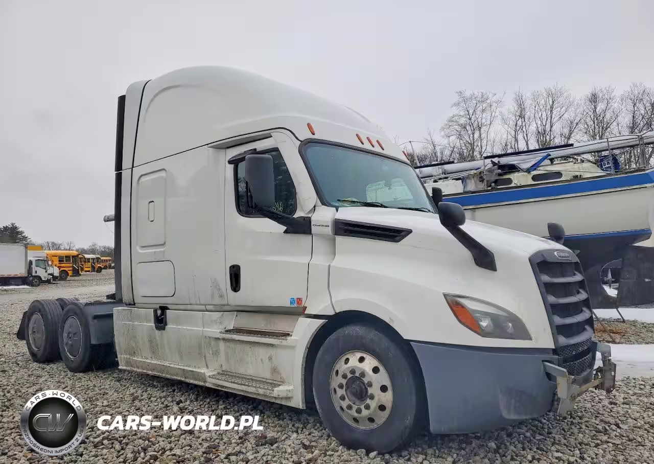 2019 Freightliner Business Class M2 Semi Truck