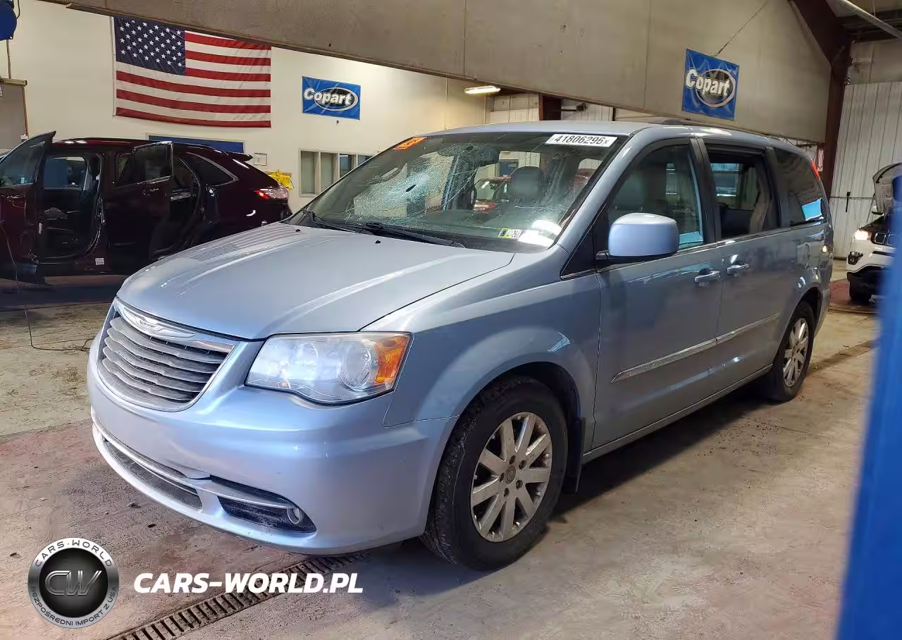 2013 Chrysler Town & Country Touring