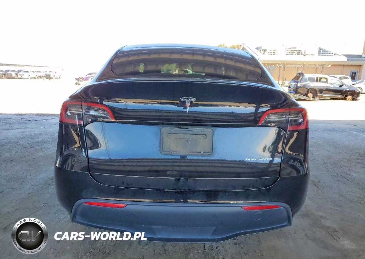 2023 Tesla Model Y VIN:7SAYGAEE2PF926486 - 6