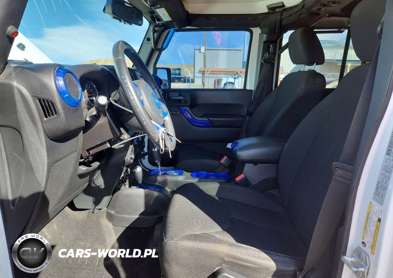 2016 Jeep Wrangler Unlimited Sport VIN:1C4BJWDG2GL209801 - 7