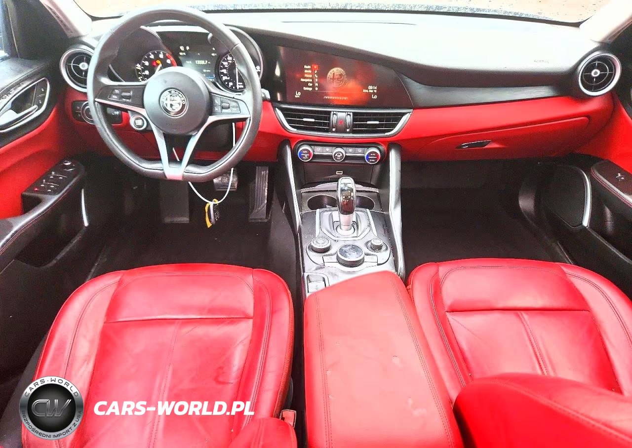 2018 Alfa Romeo Giulia VIN:ZARFAEBN4J7573186 - 8