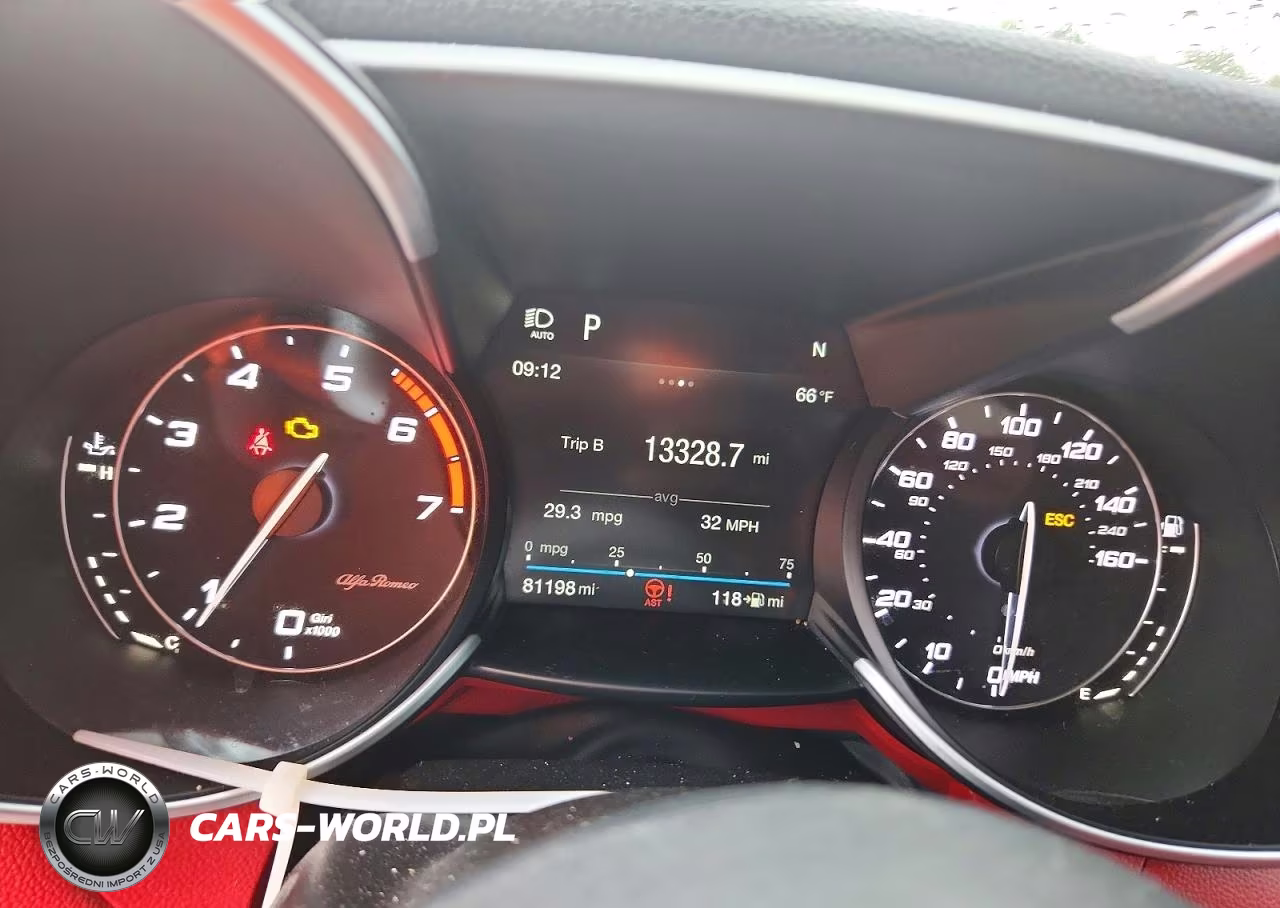 2018 Alfa Romeo Giulia VIN:ZARFAEBN4J7573186 - 9