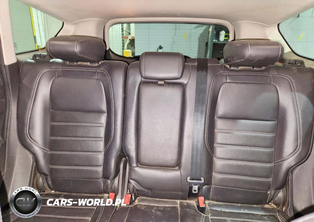2017 Ford Escape Titanium VIN:1FMCU9J96HUC17247 - 10