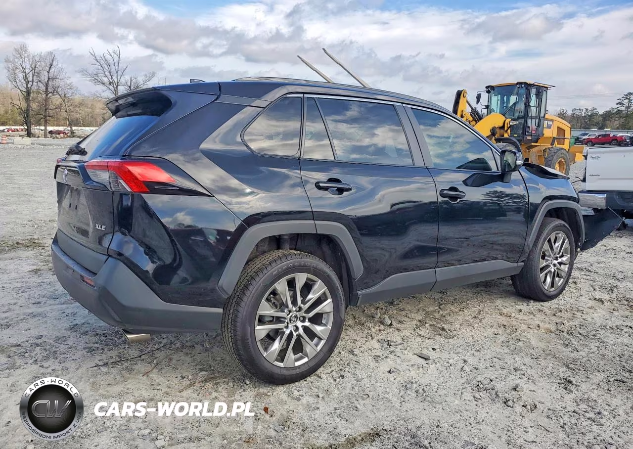 2021 Toyota Rav4 Xle Premium VIN:2T3C1RFV5MW111064 - 3