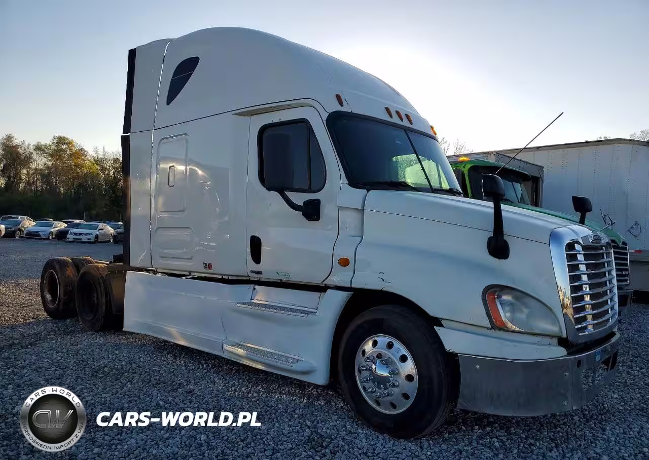 2014 Freightliner Cascadia Semi Truck