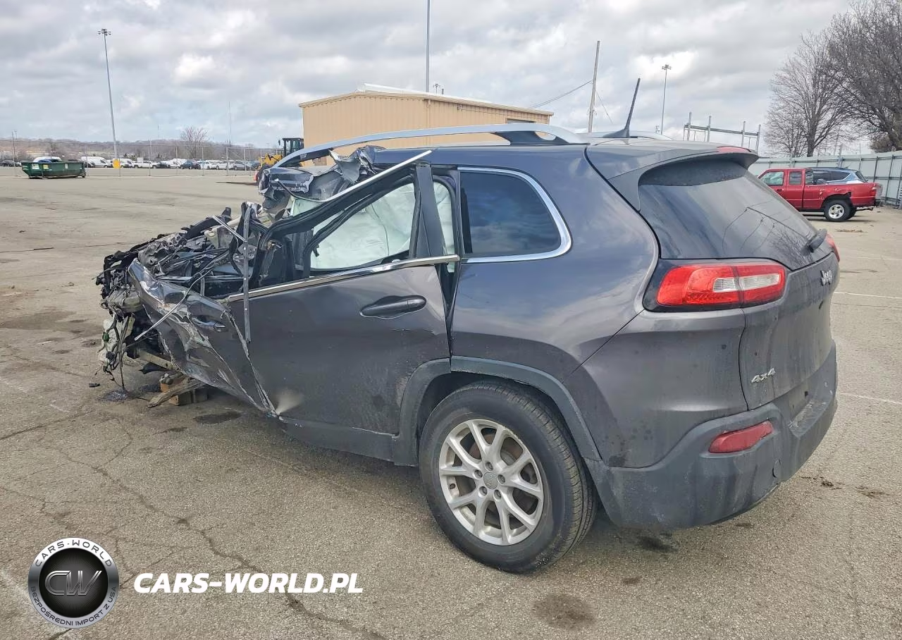 2018 Jeep Cherokee Latitude Plus VIN:1C4PJMLBXJD506395 - 2