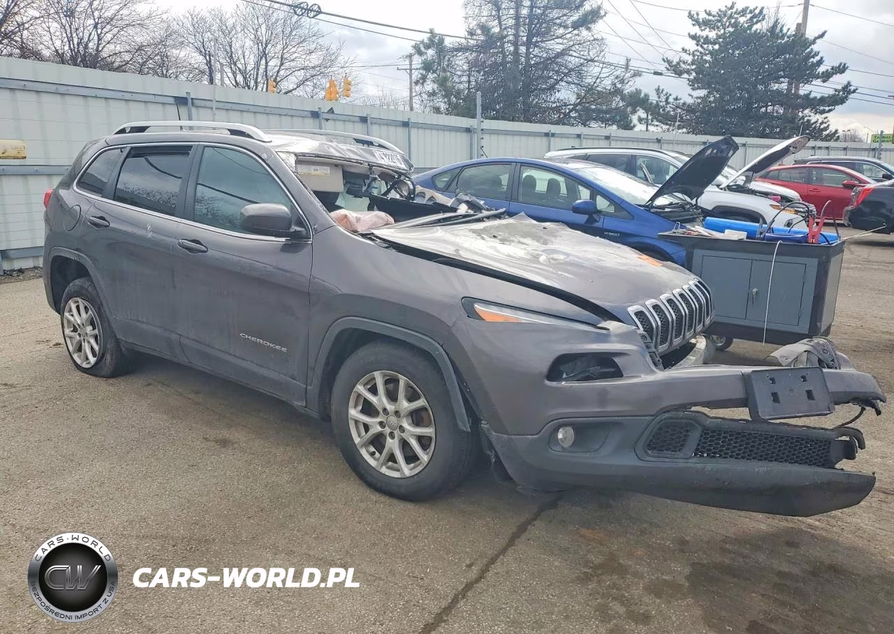 2018 Jeep Cherokee Latitude Plus VIN:1C4PJMLBXJD506395 - 4
