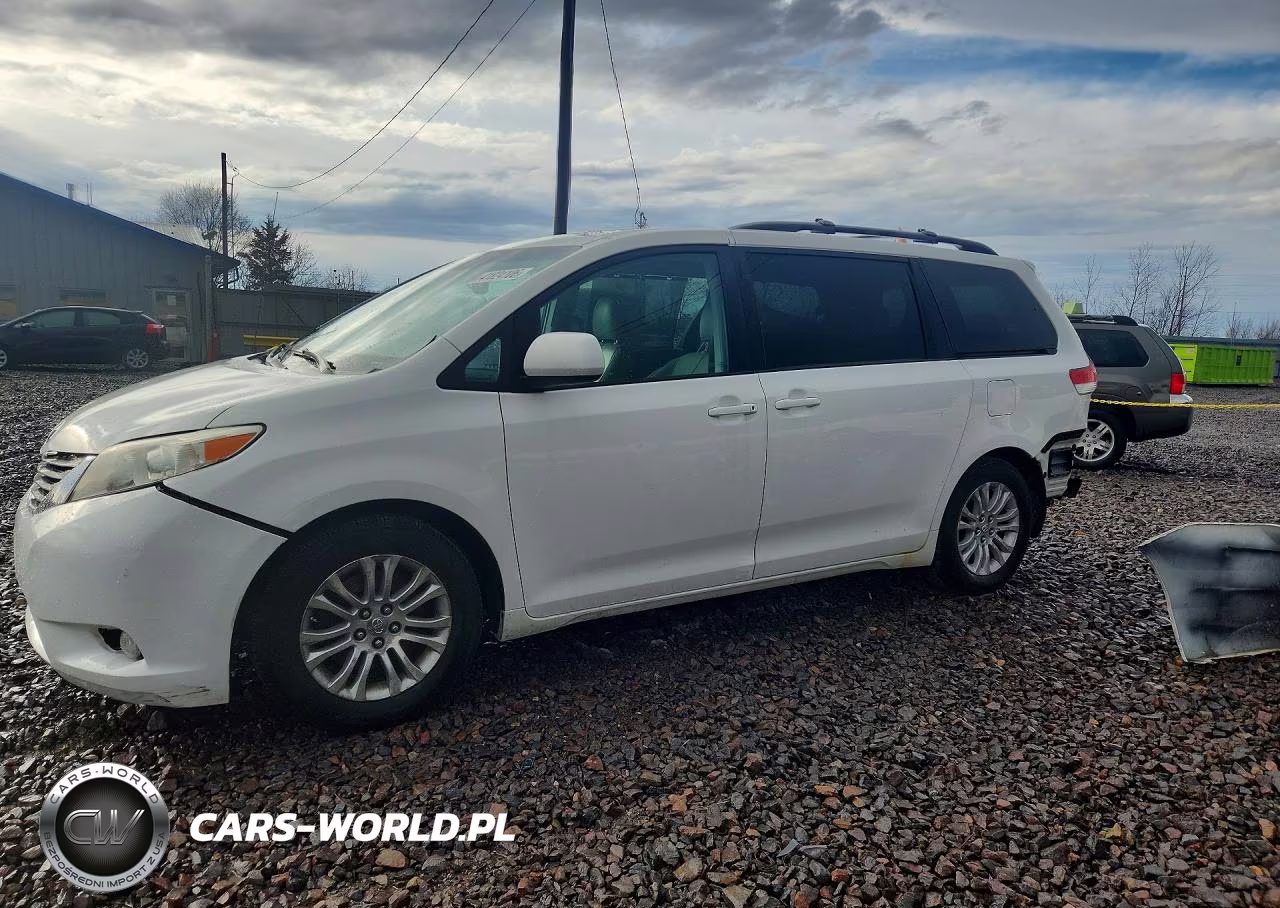 2012 Toyota Sienna Xle 8-Passenger