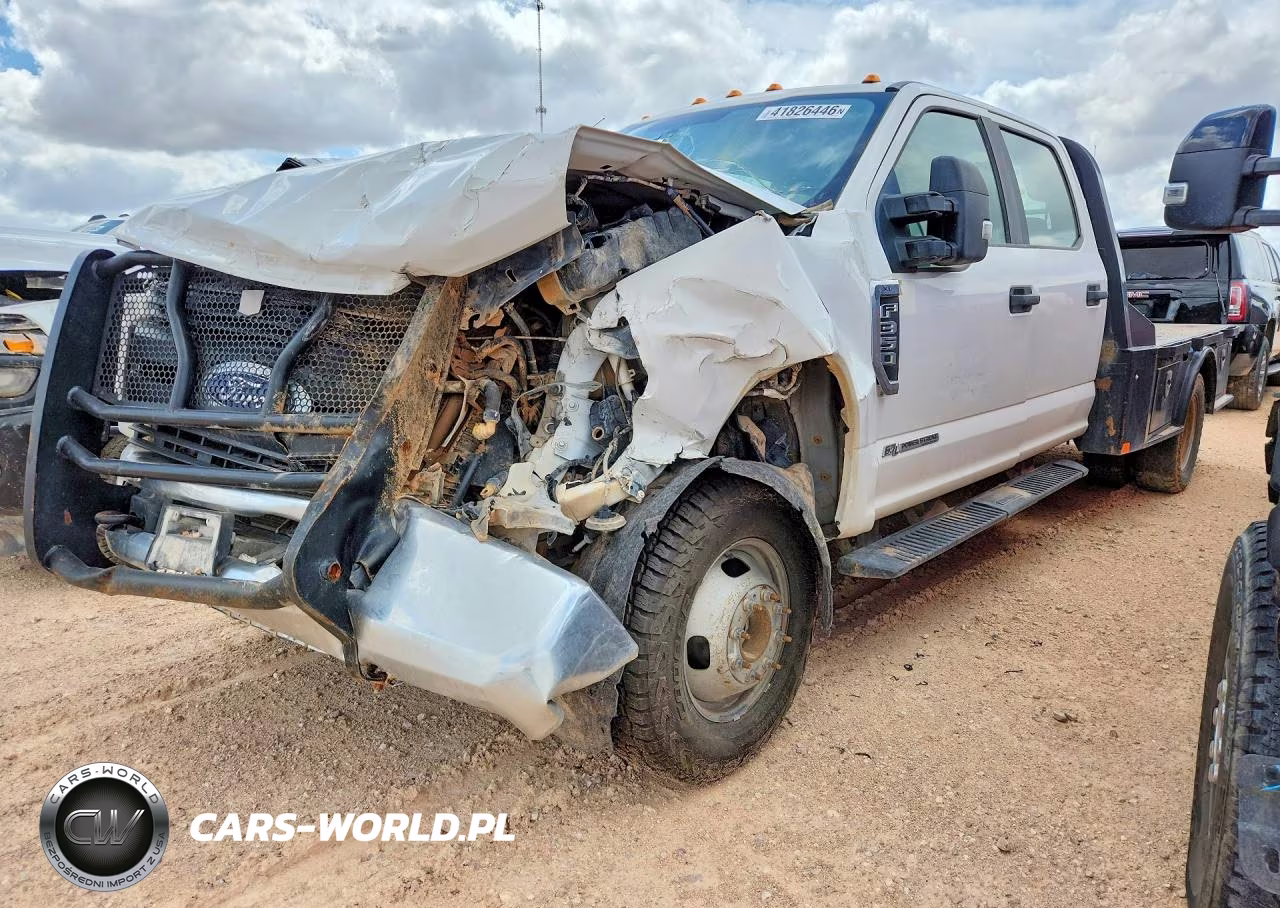 2019 Ford F350 Super Duty Flatbed Truck