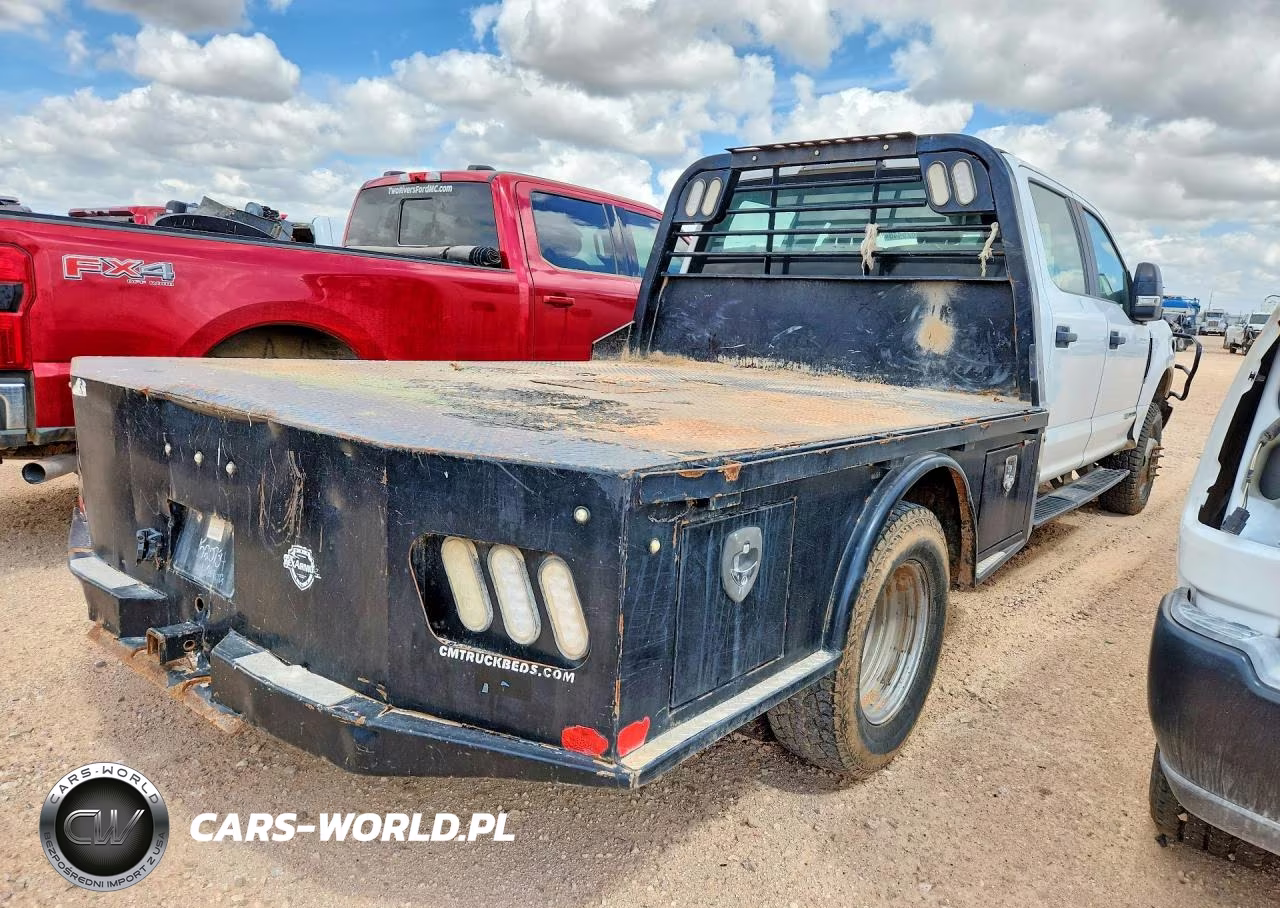 2019 Ford F350 Super Duty Flatbed Truck VIN:1FD8W3HT8KEF22006 - 3