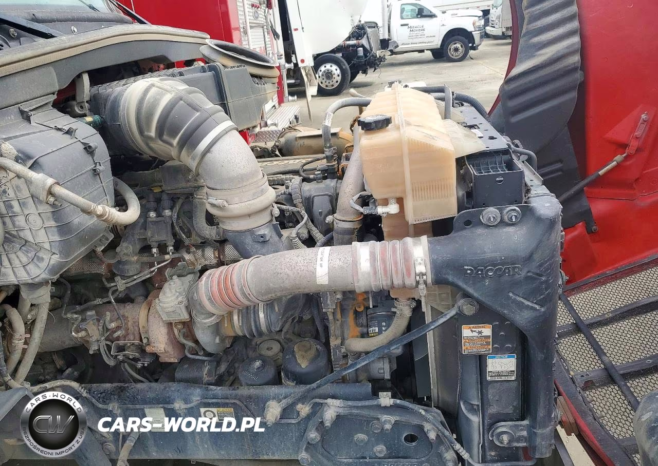 2018 Peterbilt 579 Semi Truck VIN:1XPBDP9X6JD482987 - 7