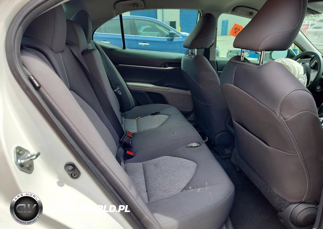 2021 Toyota Camry Le VIN:4T1C11AK2MU544462 - 10
