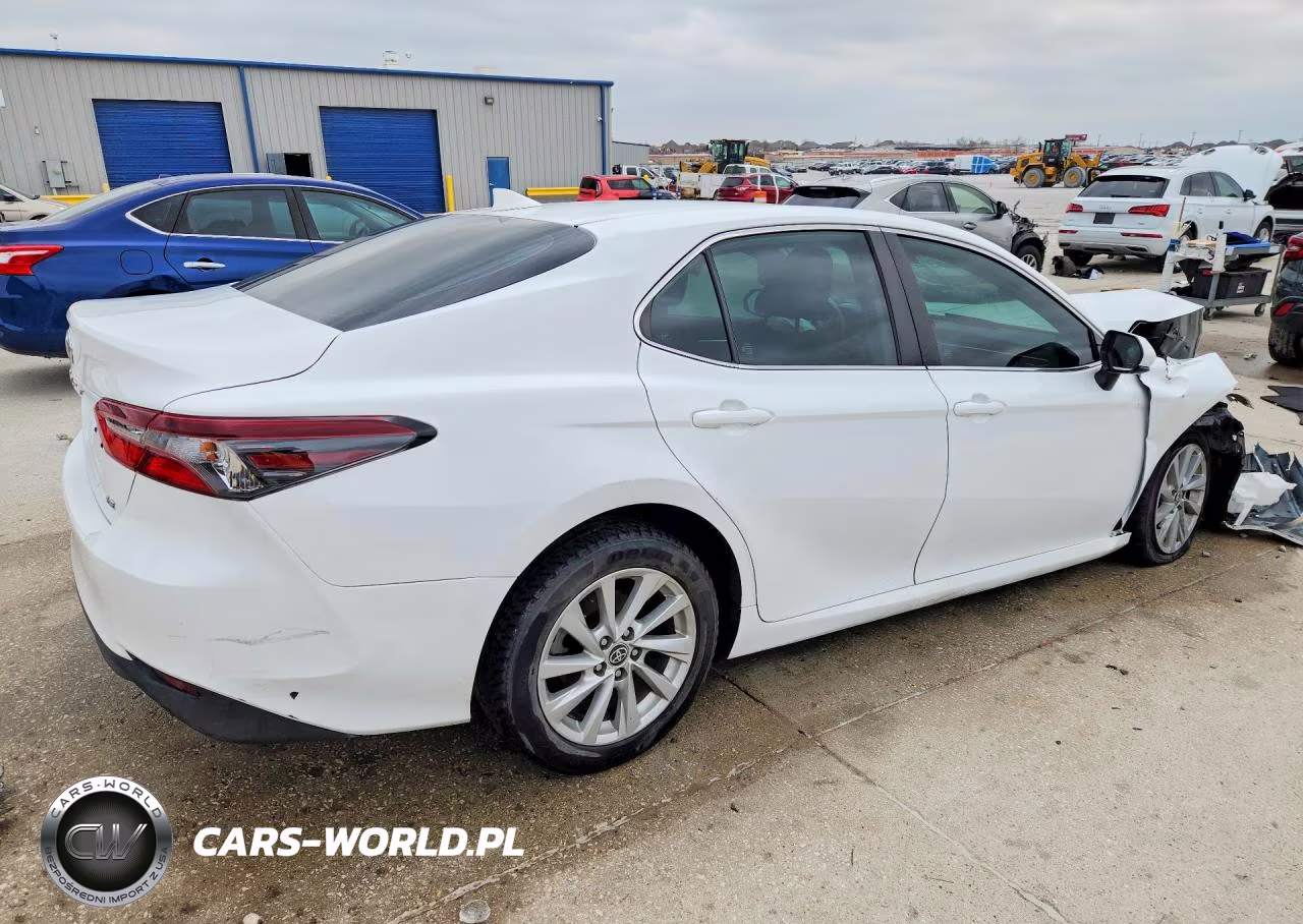 2021 Toyota Camry Le VIN:4T1C11AK2MU544462 - 3