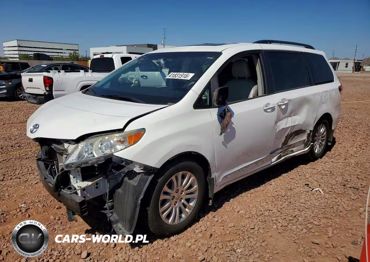 2013 Toyota Sienna Xle 7-Passenger Auto Access Seat