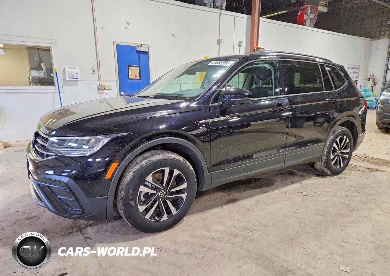 2024 Volkswagen Tiguan S VIN:3VVFB7AX8RM124361 - 1