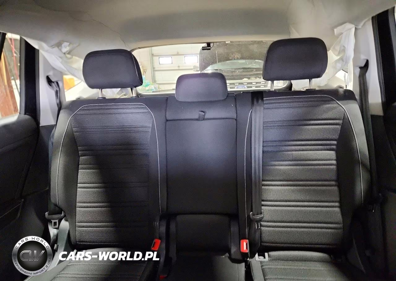 2024 Volkswagen Tiguan S VIN:3VVFB7AX8RM124361 - 10