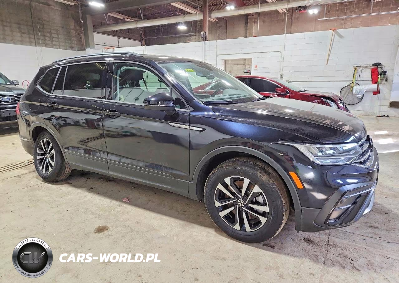2024 Volkswagen Tiguan S VIN:3VVFB7AX8RM124361 - 4