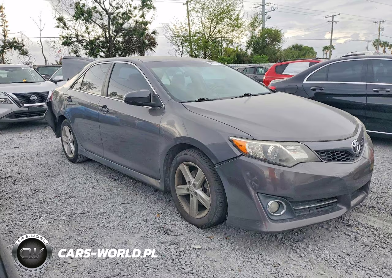 2013 Toyota Camry Se VIN:4T1BF1FK9DU224674 - 4