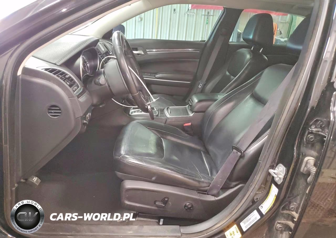 2016 Chrysler 300 Limited VIN:2C3CCAAG8GH207686 - 7
