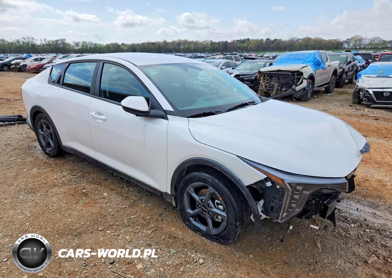 2025 Kia K4 Lxs VIN:3KPFT4DE1SE185653 - 4